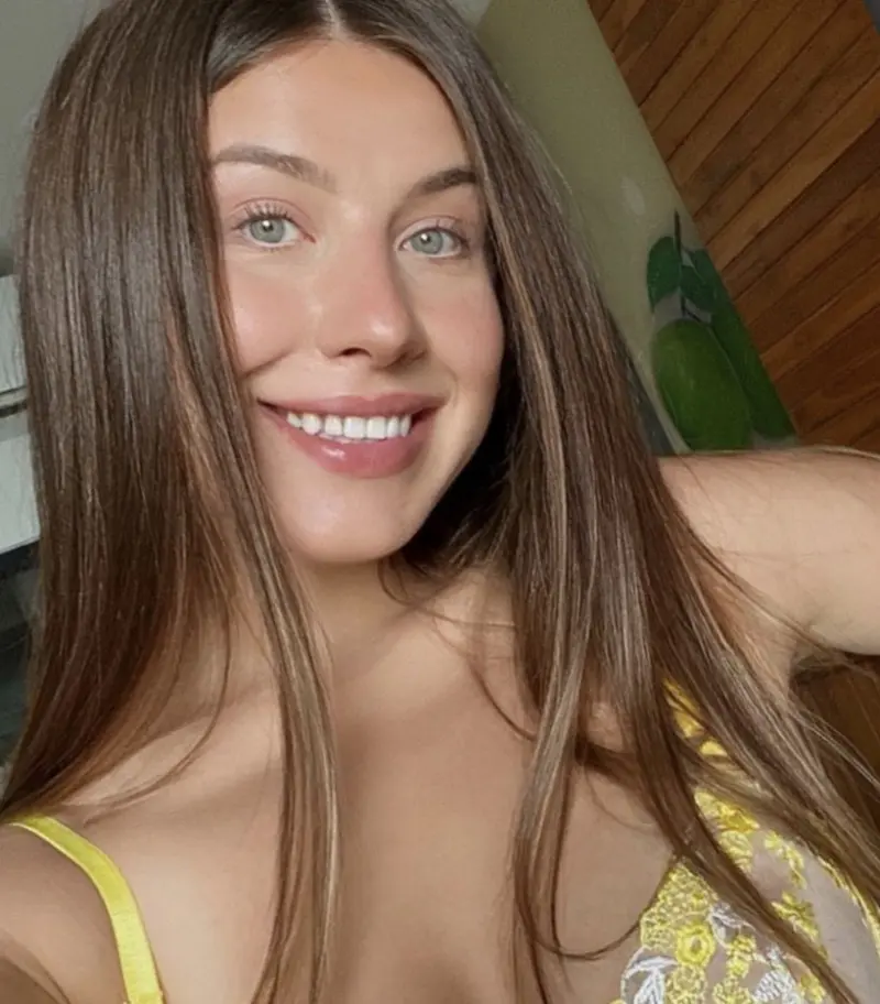 nancymchel94 (18) female from US - sexting partner