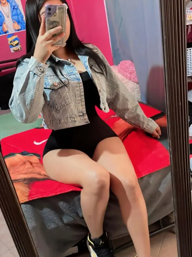 naneher (23) female from US - sexting partner