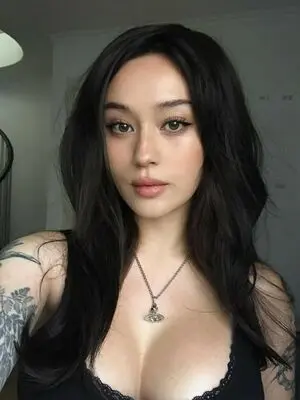 narapi3962 (18) female from NO - sexting partner