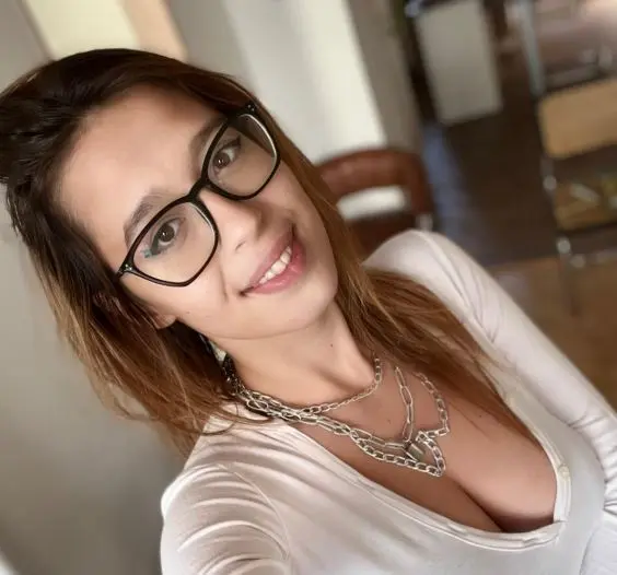 naxexiw721 (18) female from US - sexting partner