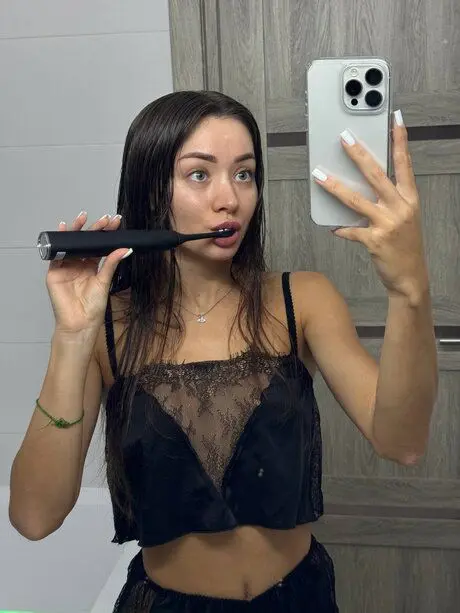 nebad29573 (25) female from AU - sexting partner