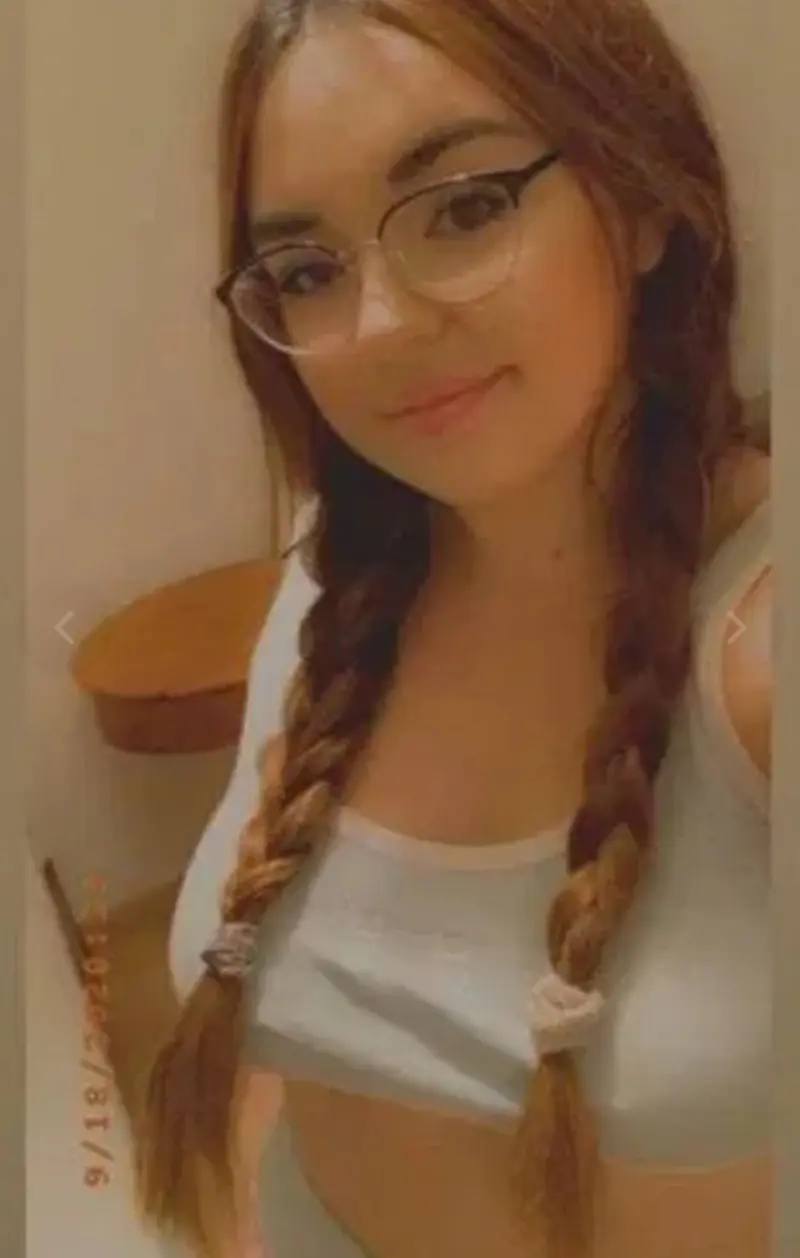 neboghj (22) female from US - sexting partner