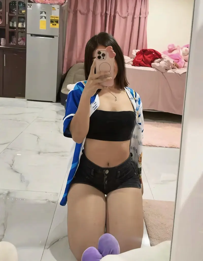 nefihaw714 (20) female from US - sexting partner