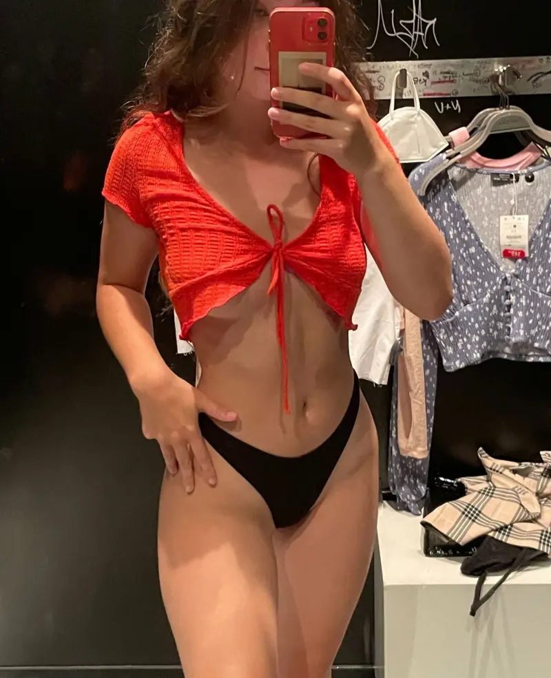 nemalo3518 (18) female from US - sexting partner