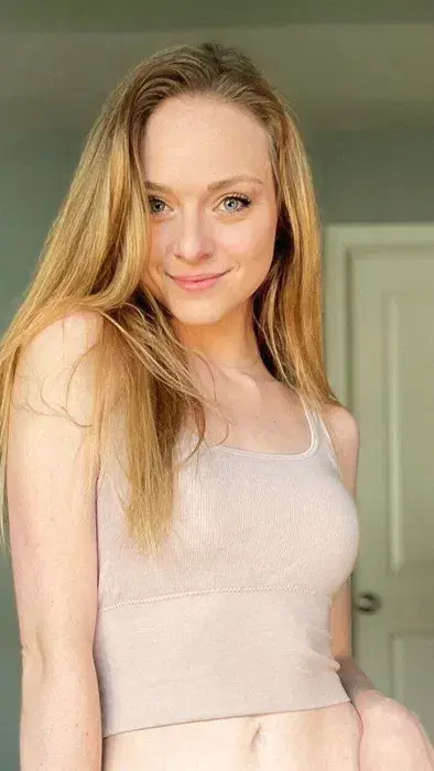 nepaj44684 (18) female from GB - sexting partner