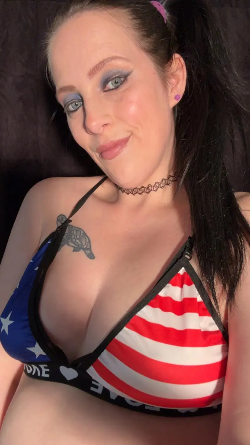 nepaxin656 (18) female from DE - sexting partner