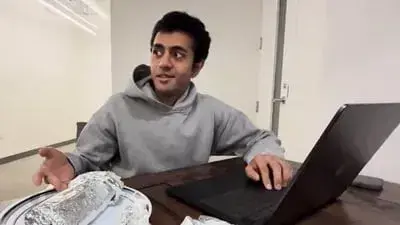 ngak8yli (18) male from GB - sexting partner