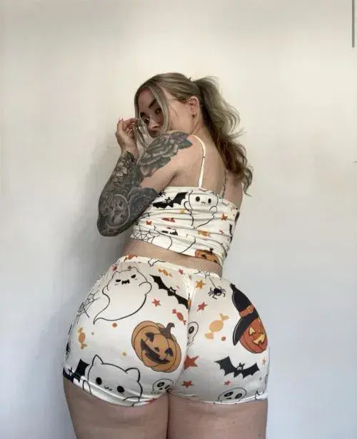 ngapukx (18) female from GB - sexting partner