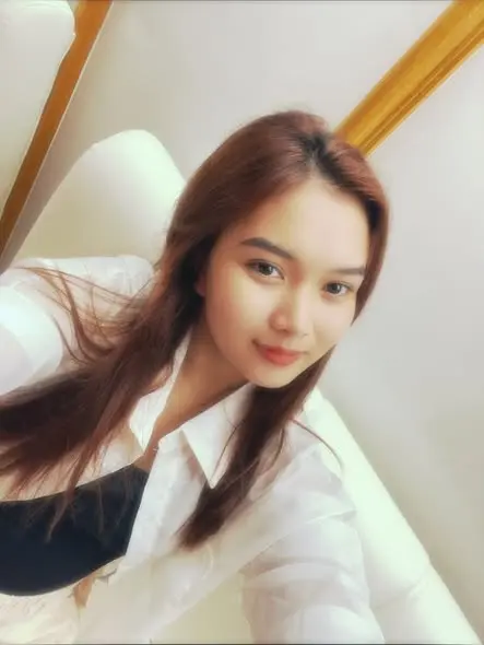 nilaxec410 (18) female from ZA - sexting partner