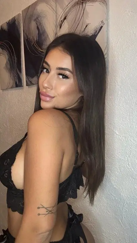 nires71670 (22) female from AT - sexting partner