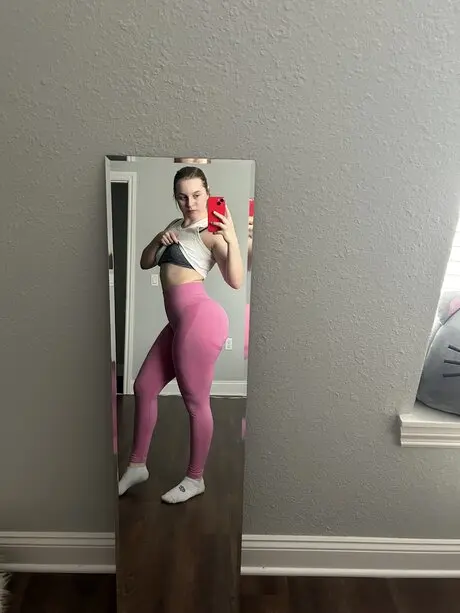 nobew27573 (24) female from GB - sexting partner