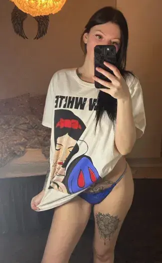 nolog74750 (23) female from FI - sexting partner