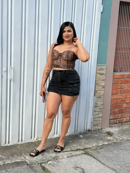 nonixok663 (18) female from GB - sexting partner