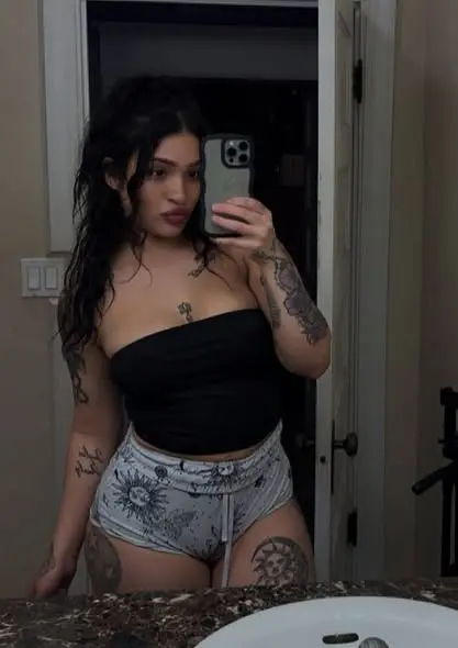 novabi9726 (18) female from UY - sexting partner