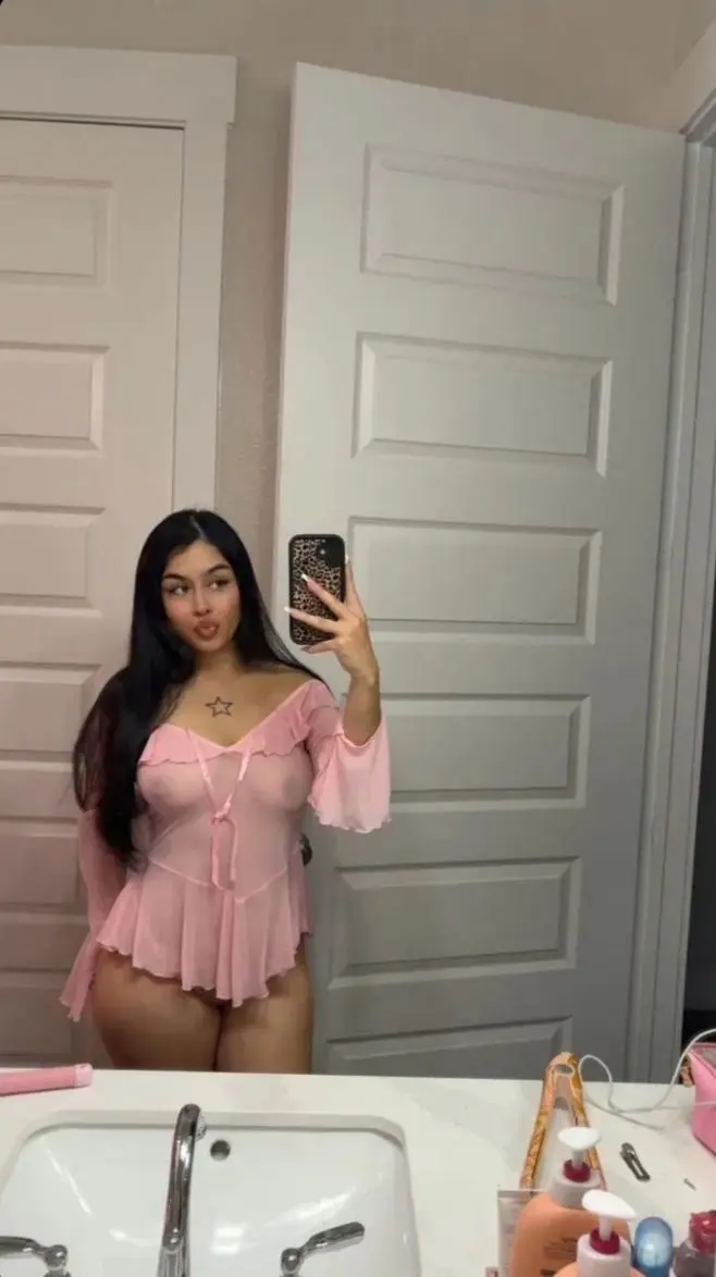 nowodo (18) female from US - sexting partner