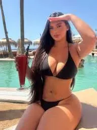 nowoy52487 (18) female from GB - sexting partner