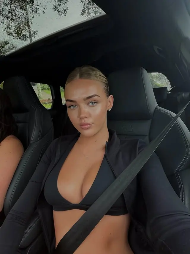 noyere9926 (18) female from GB - sexting partner