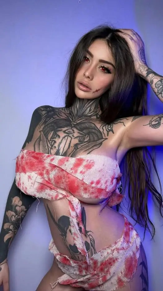 noyin88847 (20) female from AE - sexting partner