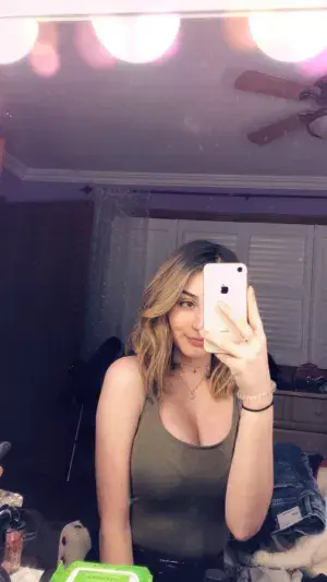 noyow96728 (21) female from BE - sexting partner