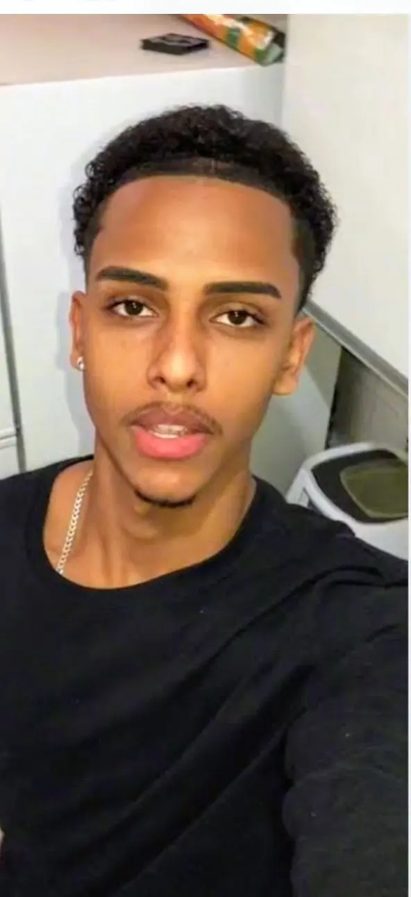 nteklay22 (18) male from ET - sexting partner