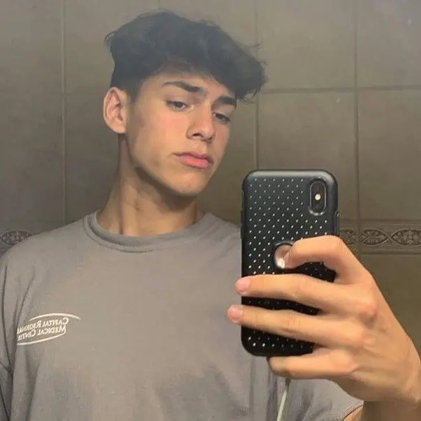 numberone44 (18) male from HU - sexting partner