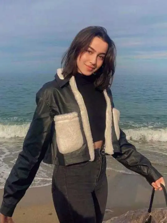 obcepop (24) female from US - sexting partner