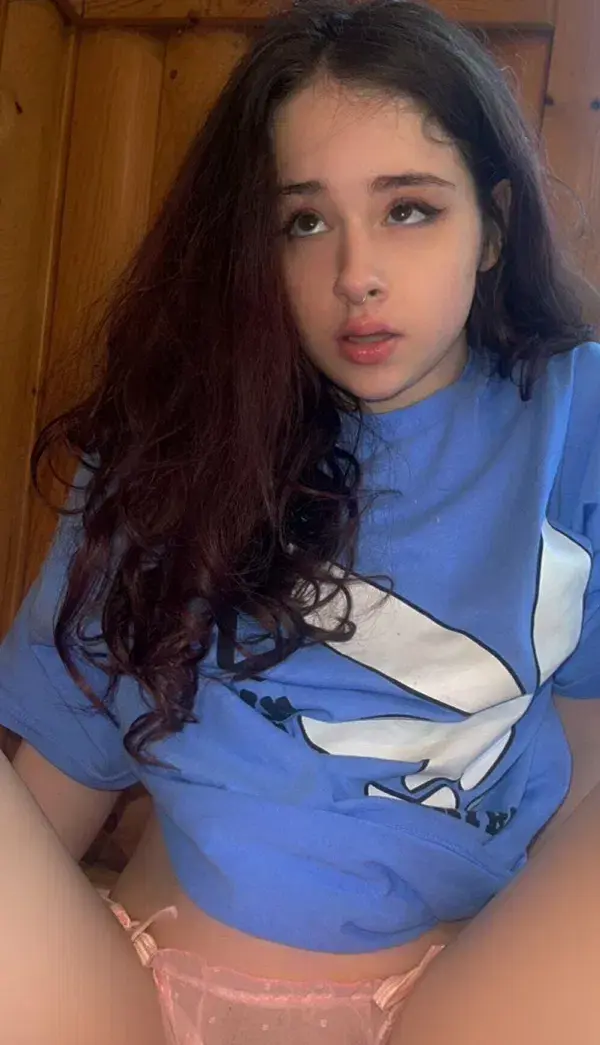 okymy (22) female from US - sexting partner