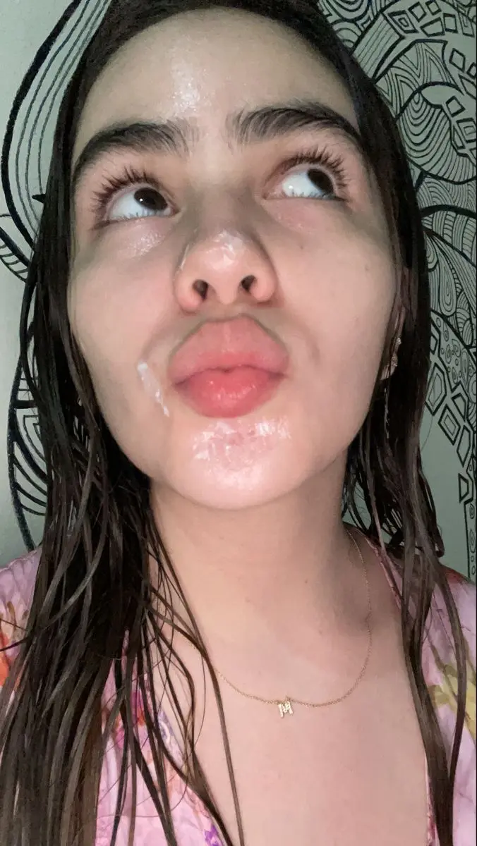 oliva4897 (22) female from US - sexting partner