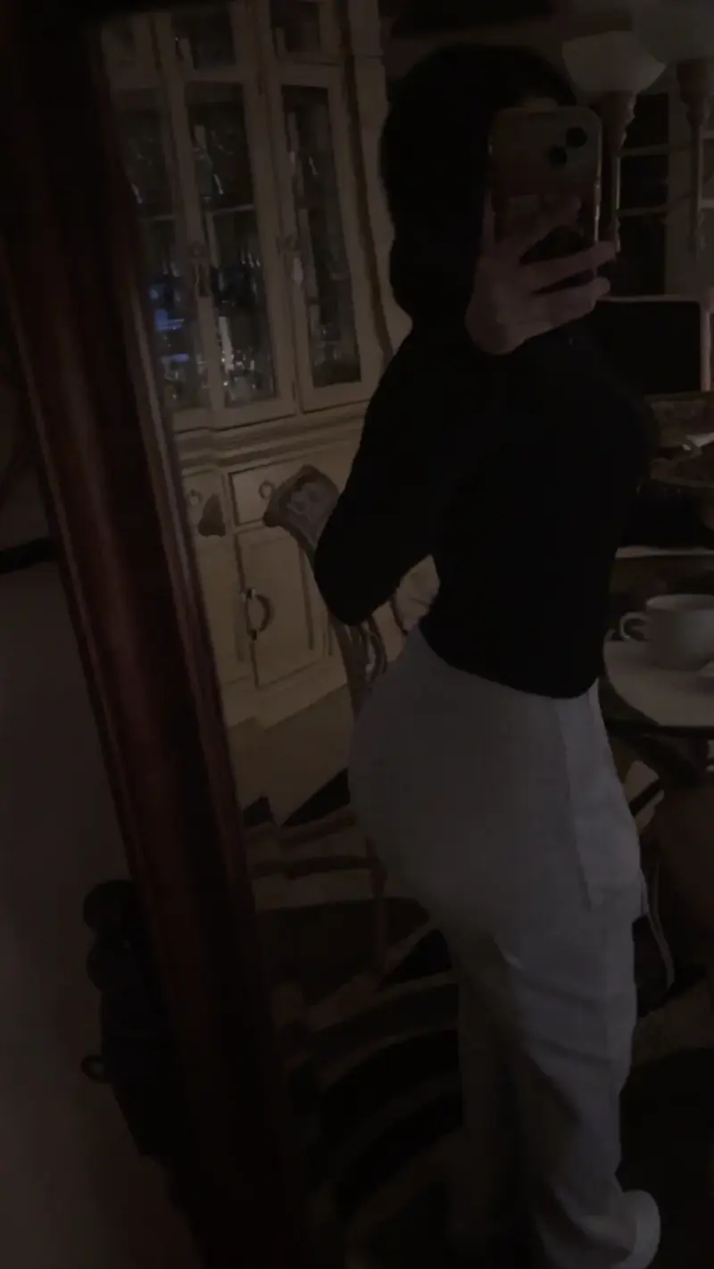 oliviac63 (18) female from US - sexting partner