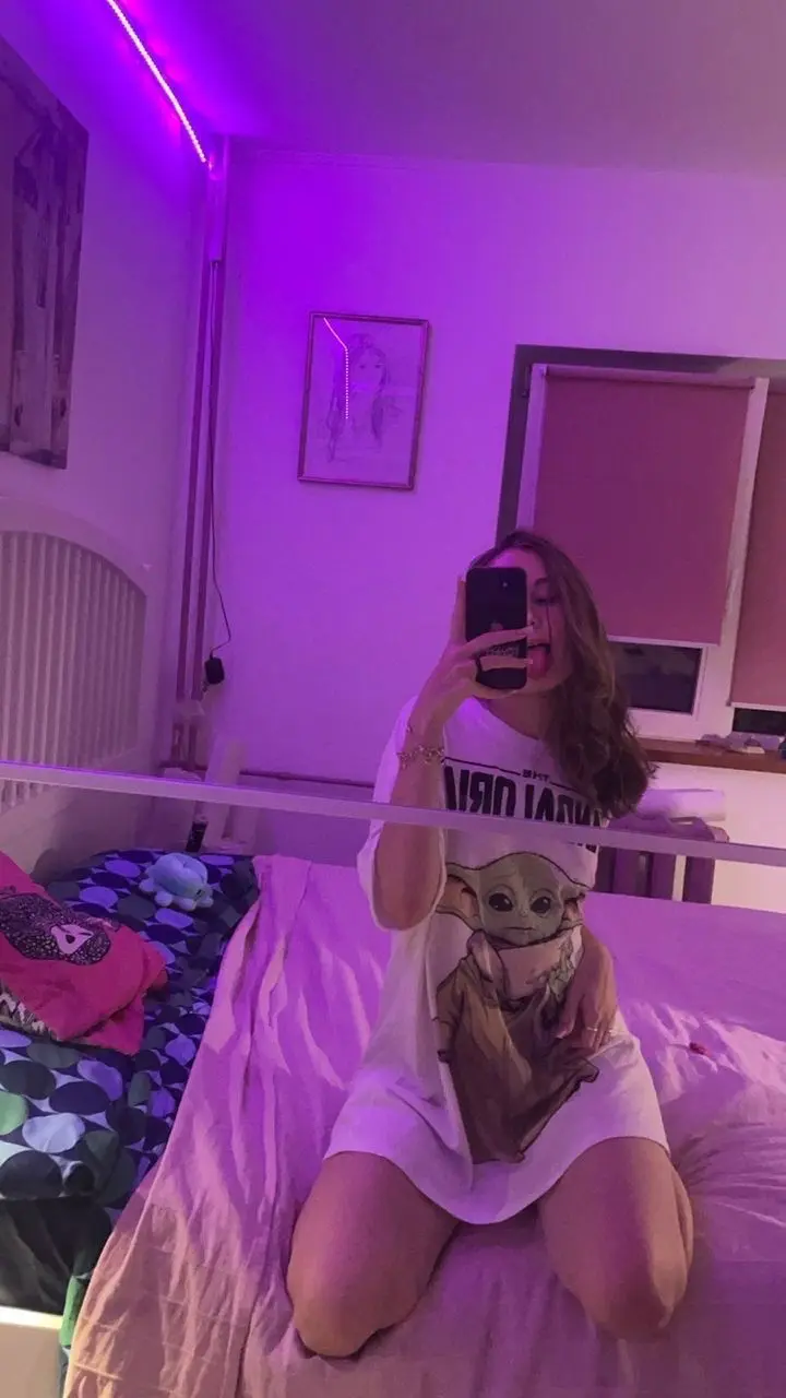 opejoy (18) female from ES - sexting partner