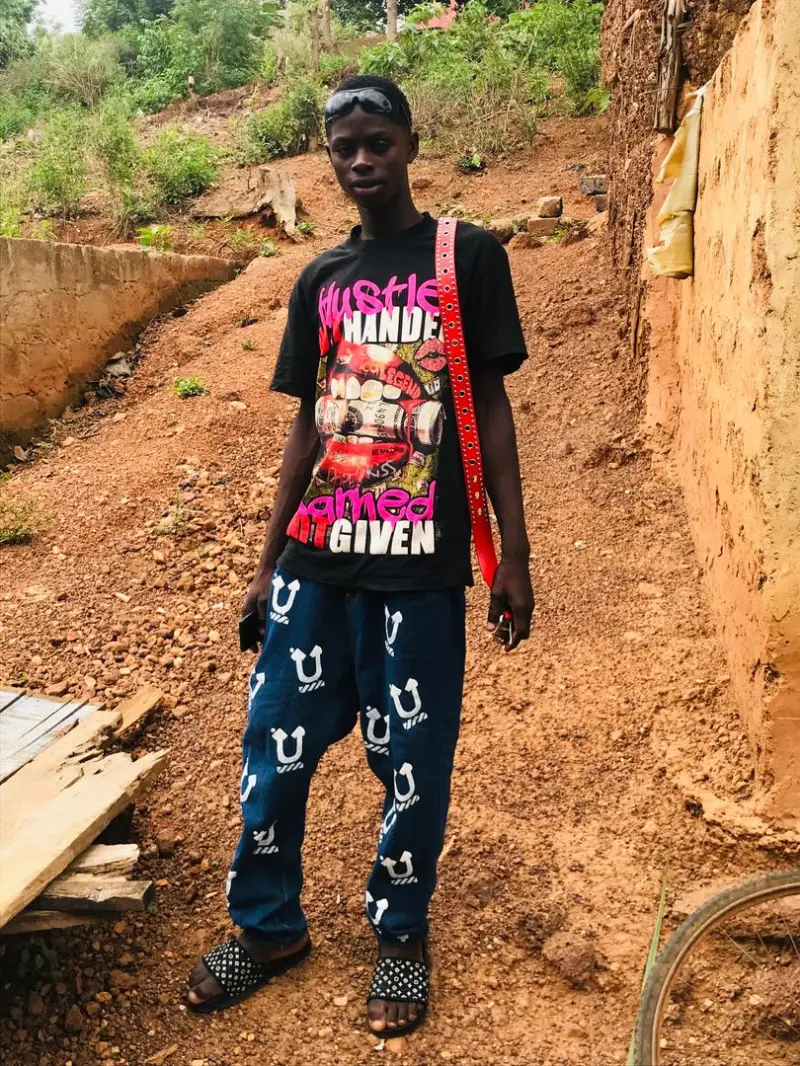 owusurichmond3434 (18) male from GH - sexting partner