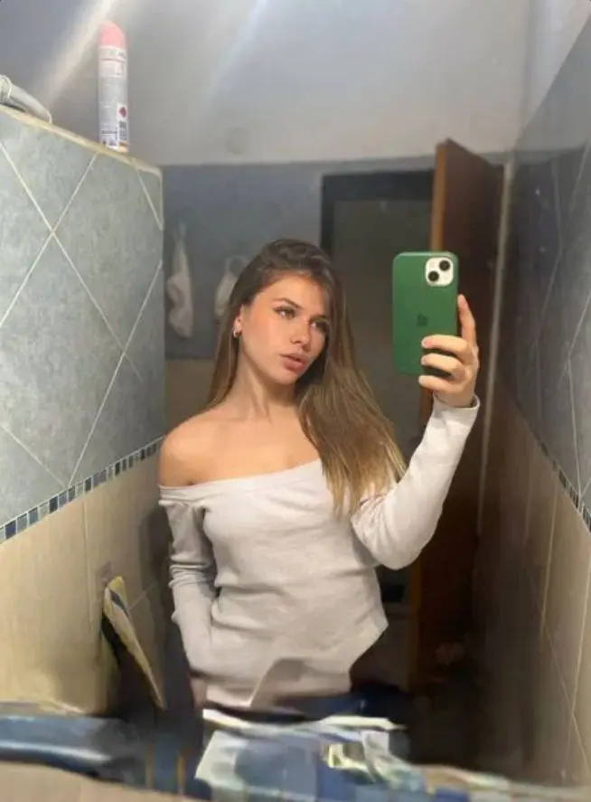 palaxbv (18) female from CA - sexting partner