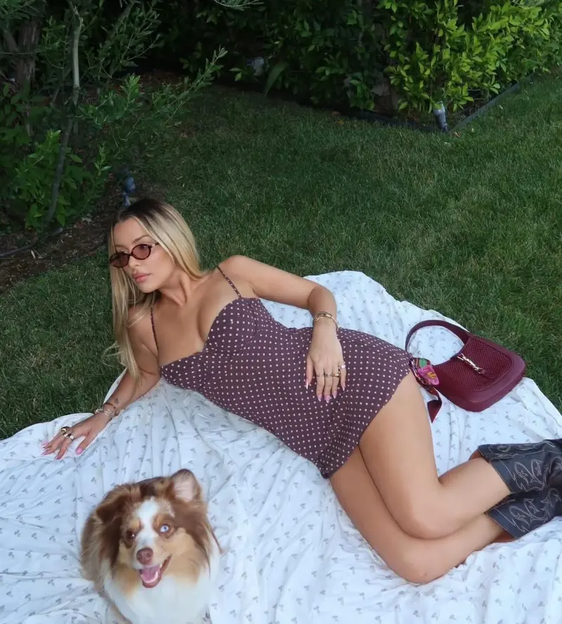 patriciahalloween2 (18) female from US - sexting partner