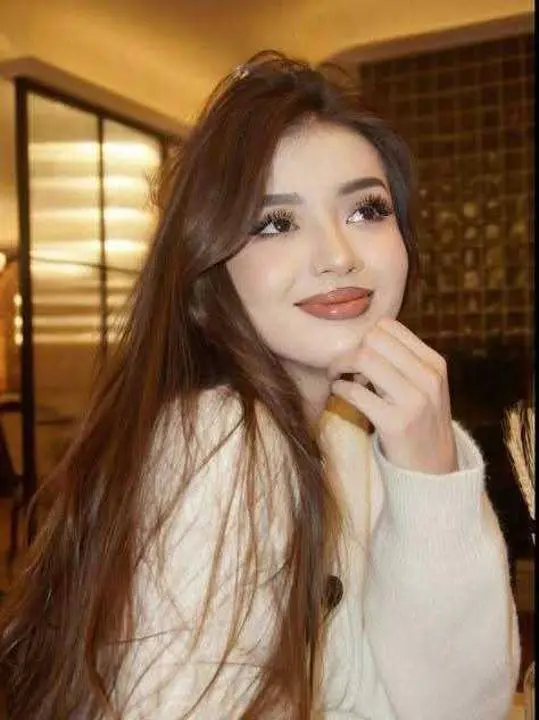 pawpub (18) female from GB - sexting partner