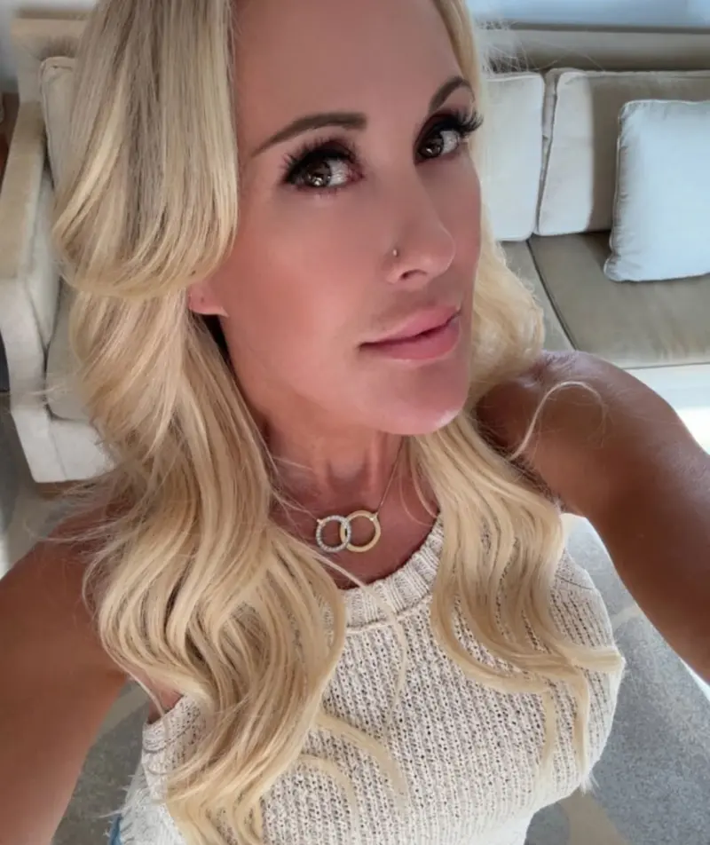 perpnelsons (18) female from US - sexting partner