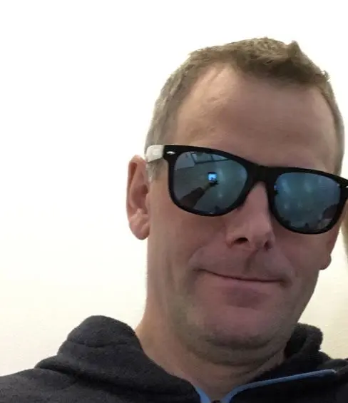 pete76 (18) male from SE - sexting partner