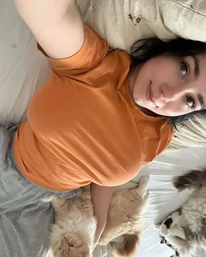 petilir991 (20) female from AU - sexting partner