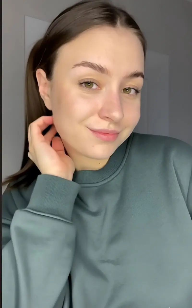 pexibe4160 (18) female from US - sexting partner