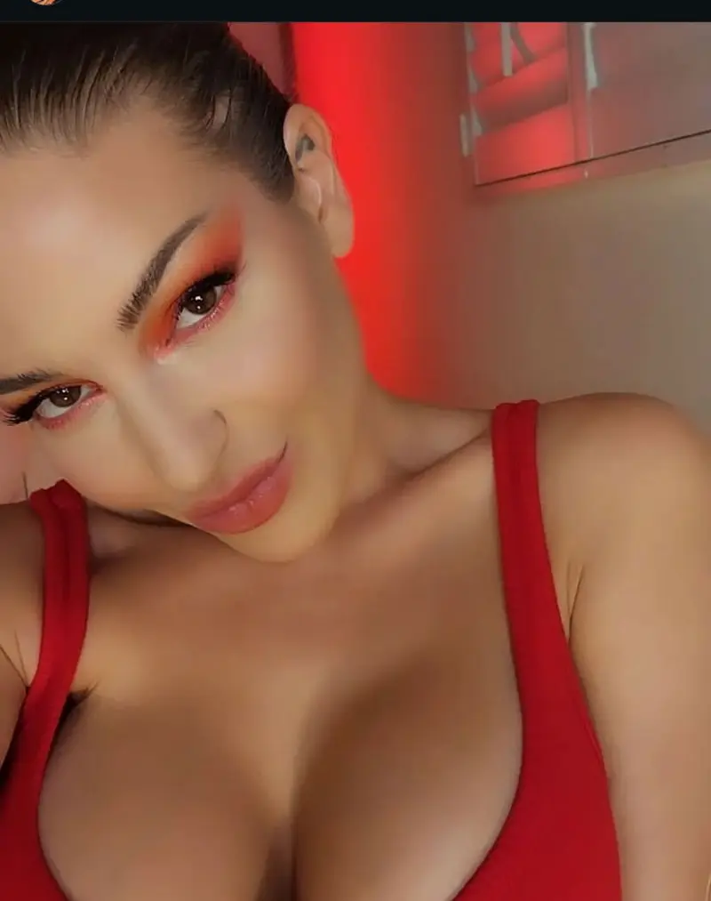 pijilet (18) female from US - sexting partner