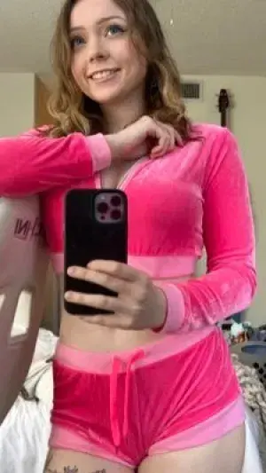 pijoyim227 (23) female from CA - sexting partner