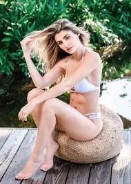 pinisi3929 (18) female from US - sexting partner