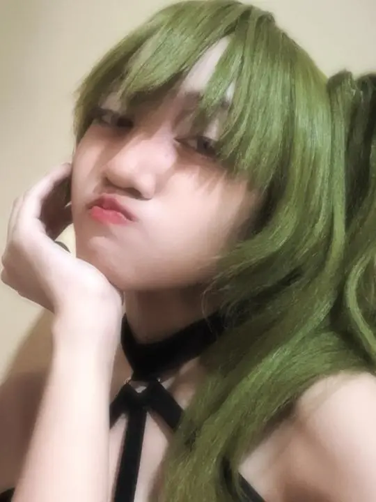 piyebom262 (18) female from US - sexting partner