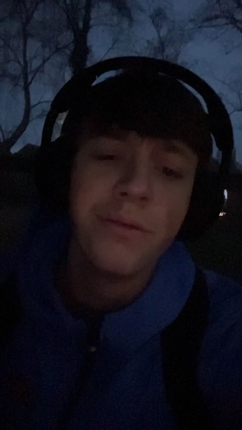 playstatic14 (18) male from GB - sexting partner