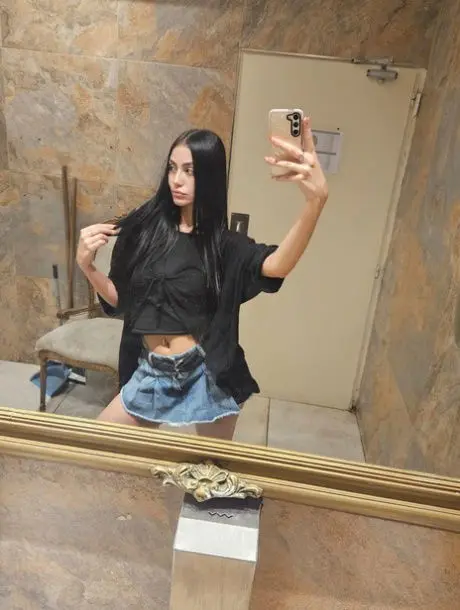 pocovon246 (22) female from DE - sexting partner