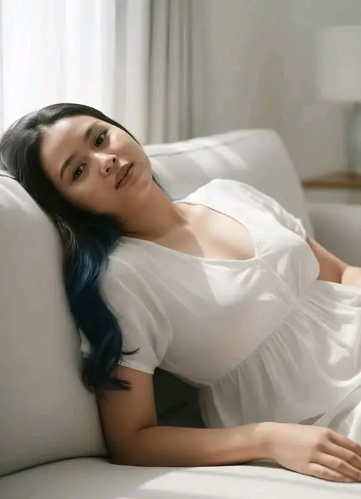 poday51812 (18) female from AE - sexting partner