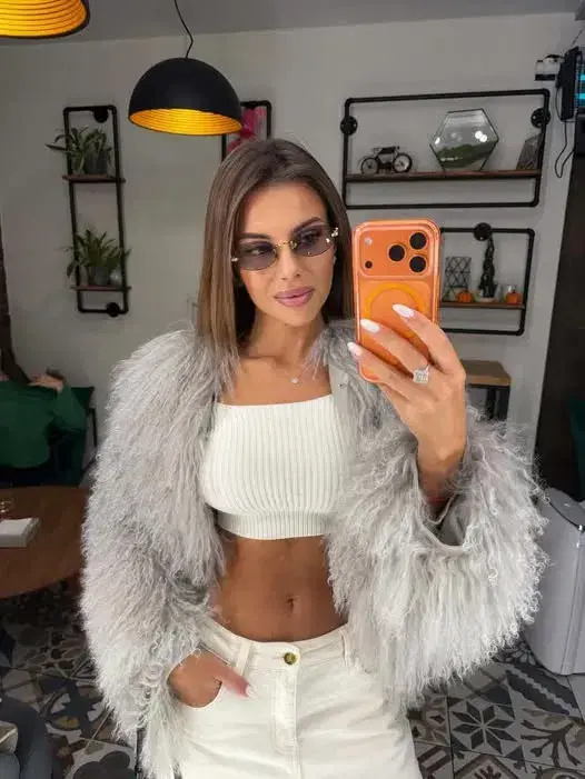 pohatar597 (18) female from SE - sexting partner