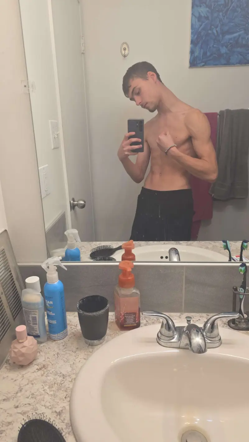 poisonshot61990 (18) male from CA - sexting partner