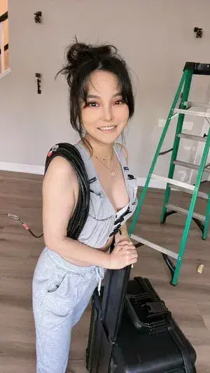 poleron246 (18) female from AU - sexting partner