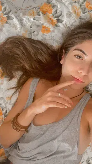 ponerem273 (22) female from GB - sexting partner