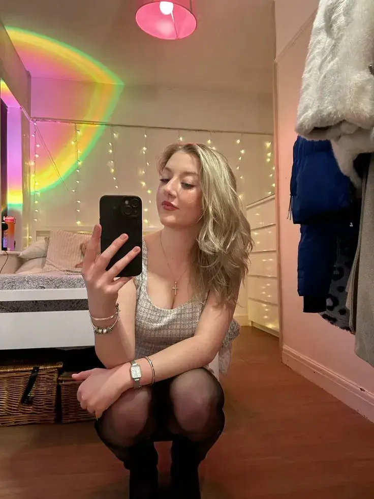 powij26406 (18) female from CA - sexting partner